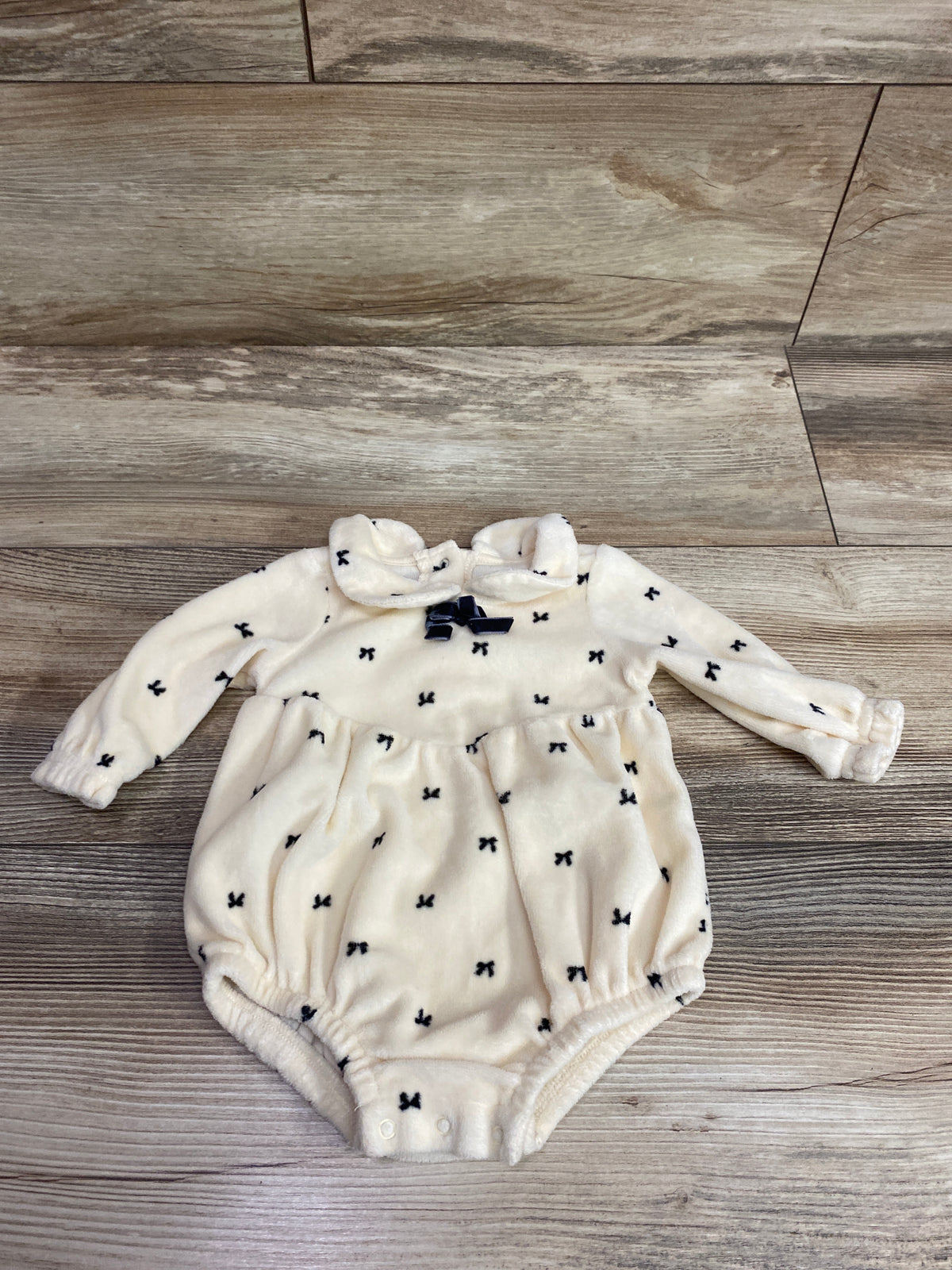 Cat & Jack Long Sleeve Velvet Bubble Romper Cream sz 0-3m