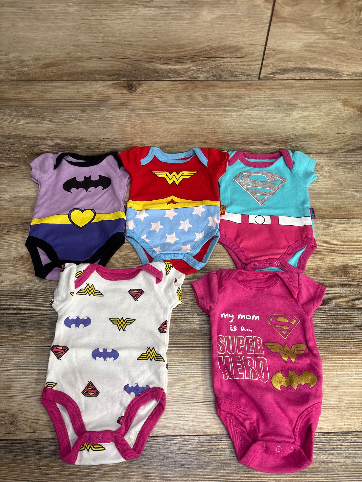 Warner Bros Girl's 5pk Justice League Bodysuits sz 3m