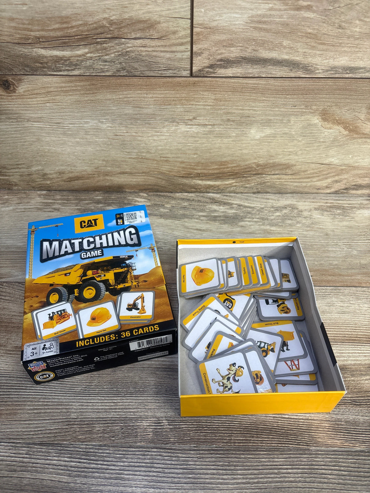 MasterPieces CAT Picture Matching Card Game