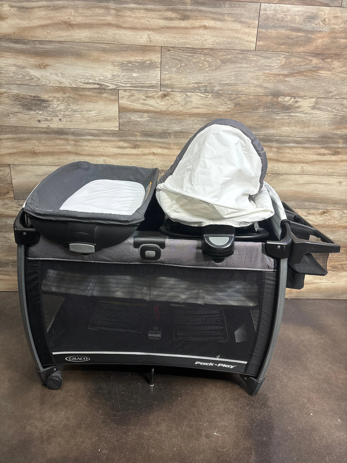 Graco Pack 'n Play Rock 'n Grow Playard in Hamilton
