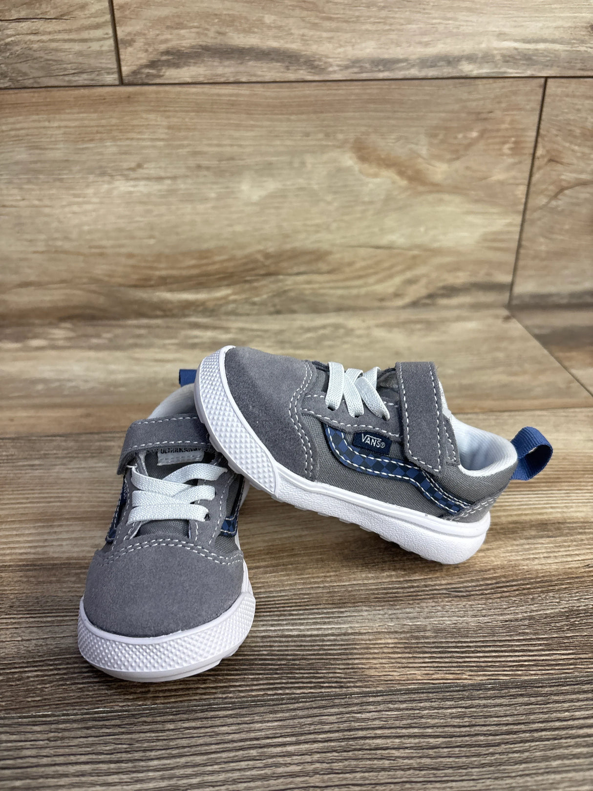 Vans Ultrarange 66 V Sneakers, Grey sz 5c