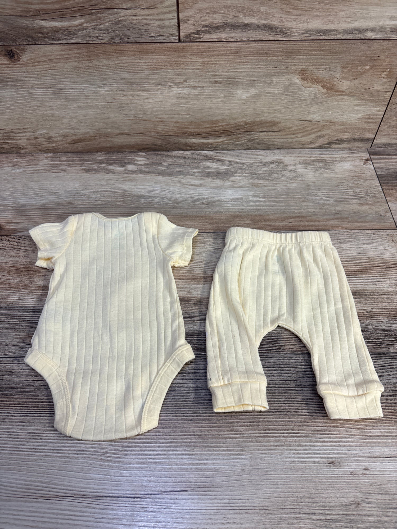 Disney Baby 2pc Winnie The Pooh Bodysuit & Pants Set Yellow sz Newborn