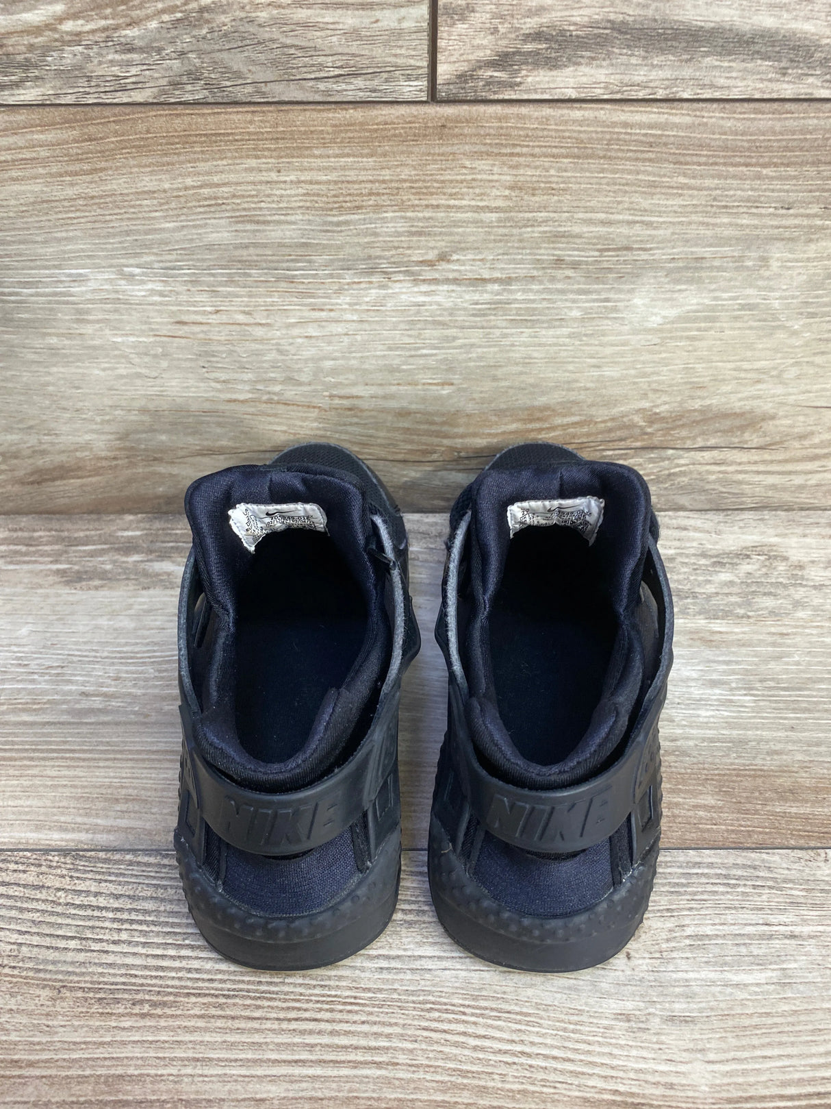 Nike Air Huarache Run Triple Black Sneakers sz 2Y