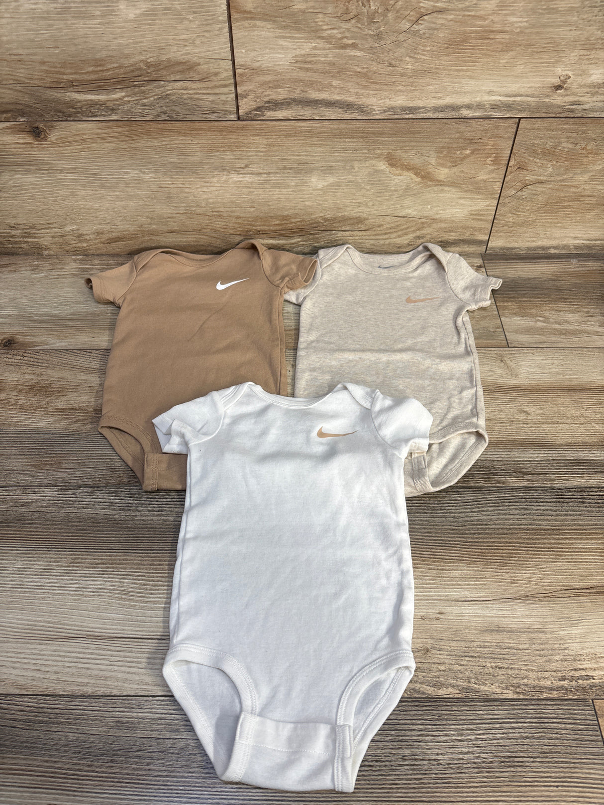 Nike 3pk Bodysuits Beige sz 9m