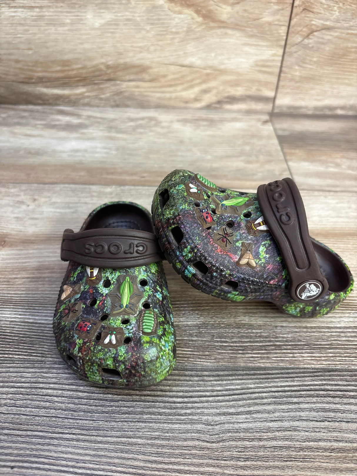 Crocs Classic Bug Clogs Moss Green sz 5c