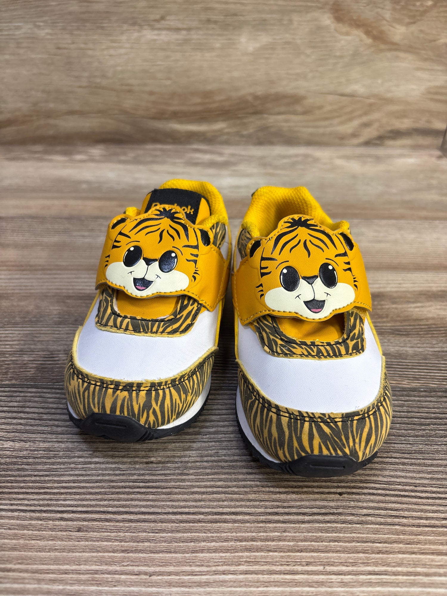 Reebok Royal Classic 2.0 Jogging Sneakers Tiger Yellow sz 7c