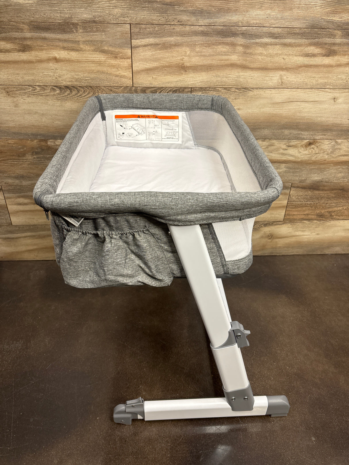 Simmons Dream Bedside Bassinet Sleeper, Grey