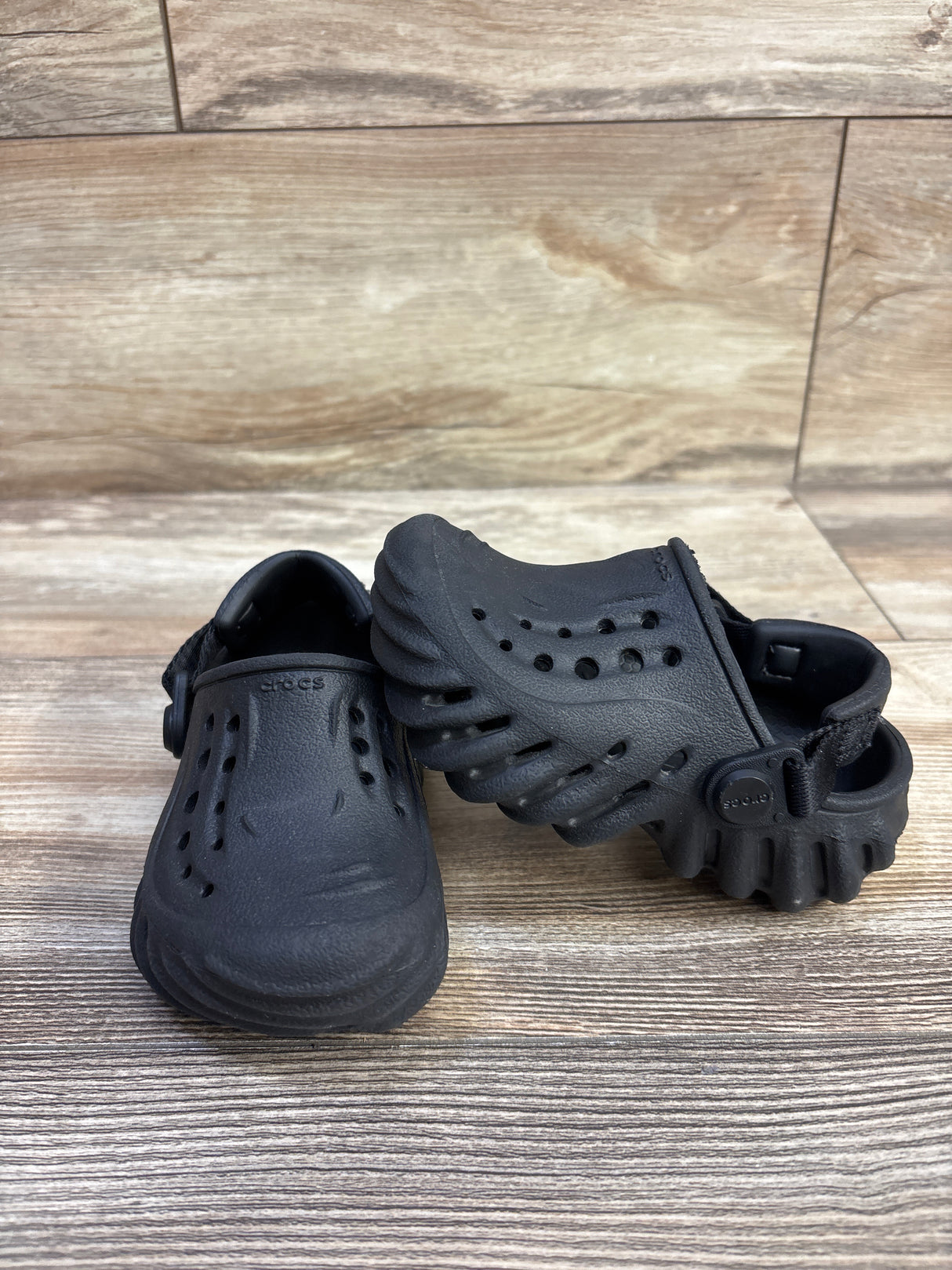 Crocs Echo Clogs Black sz 6c