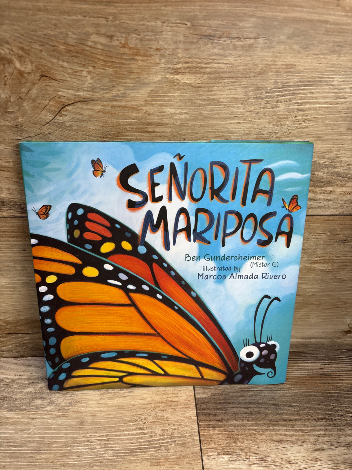 Señorita Mariposa Bilingual English-Spanish Edition Hardcover Book