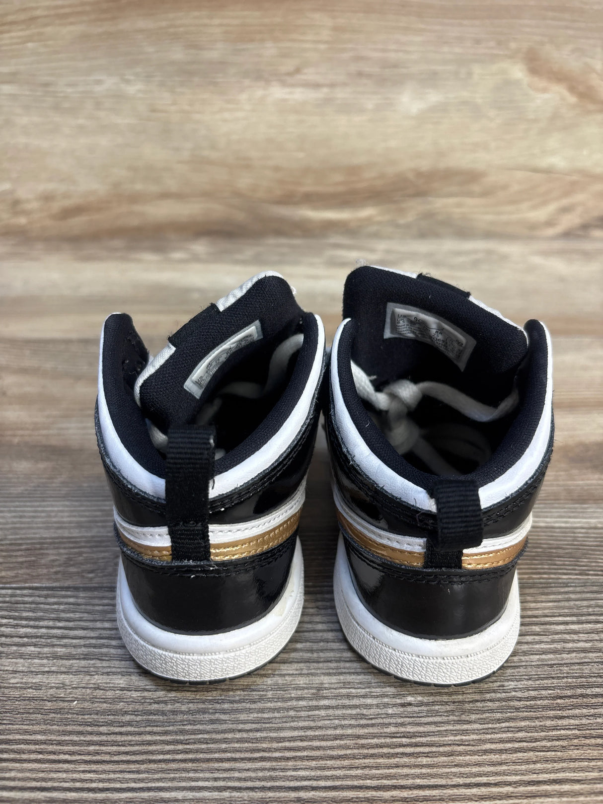 Air Jordan 1 Mid Patent SE TD 'Black Gold' Sneakers sz 9c