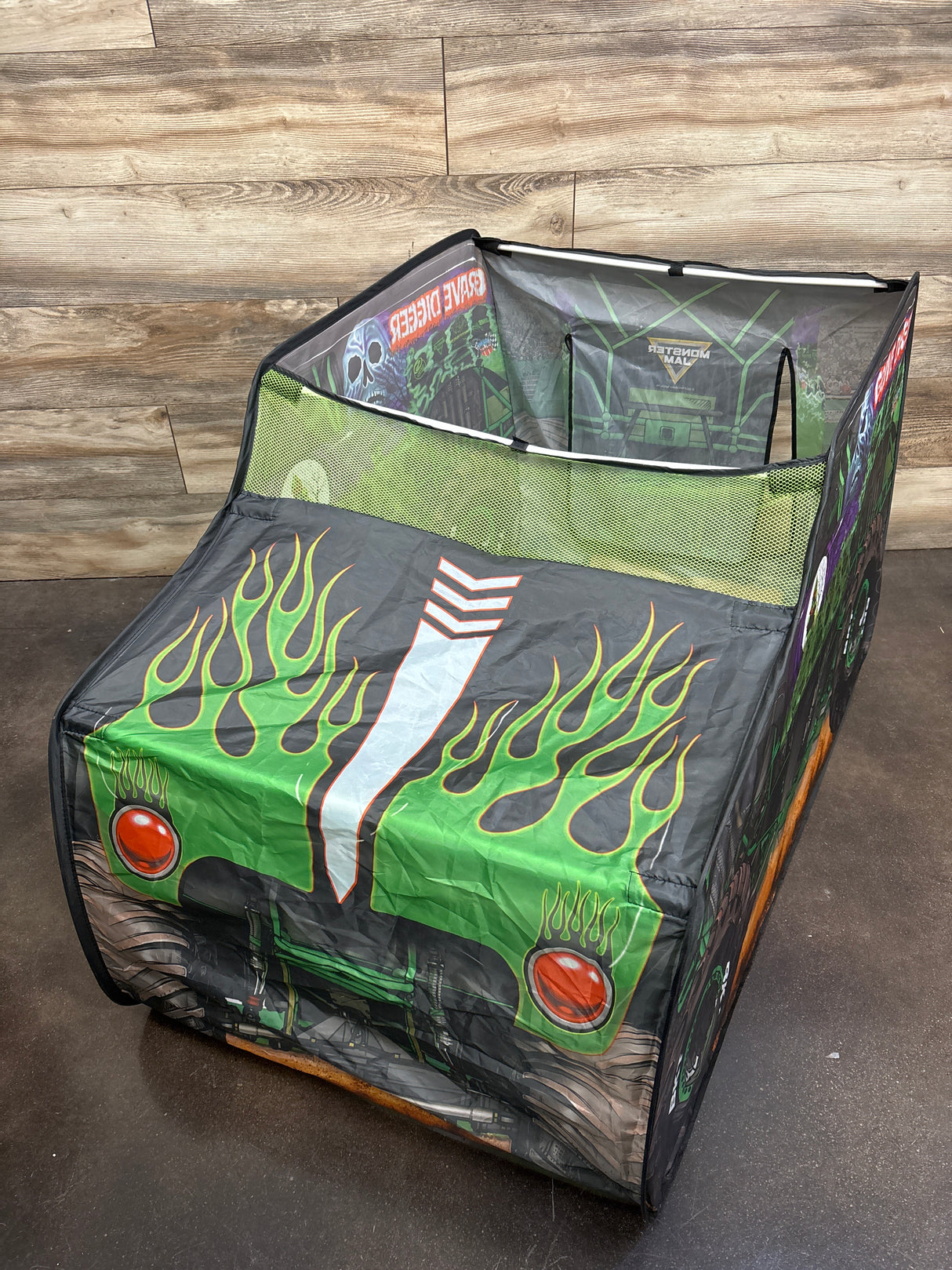Monster Jam Grave Digger Pop Up Tent*