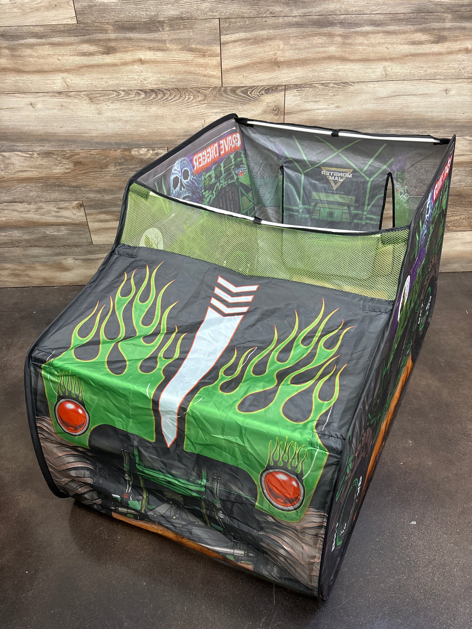 Monster Jam Grave Digger Pop Up Tent*