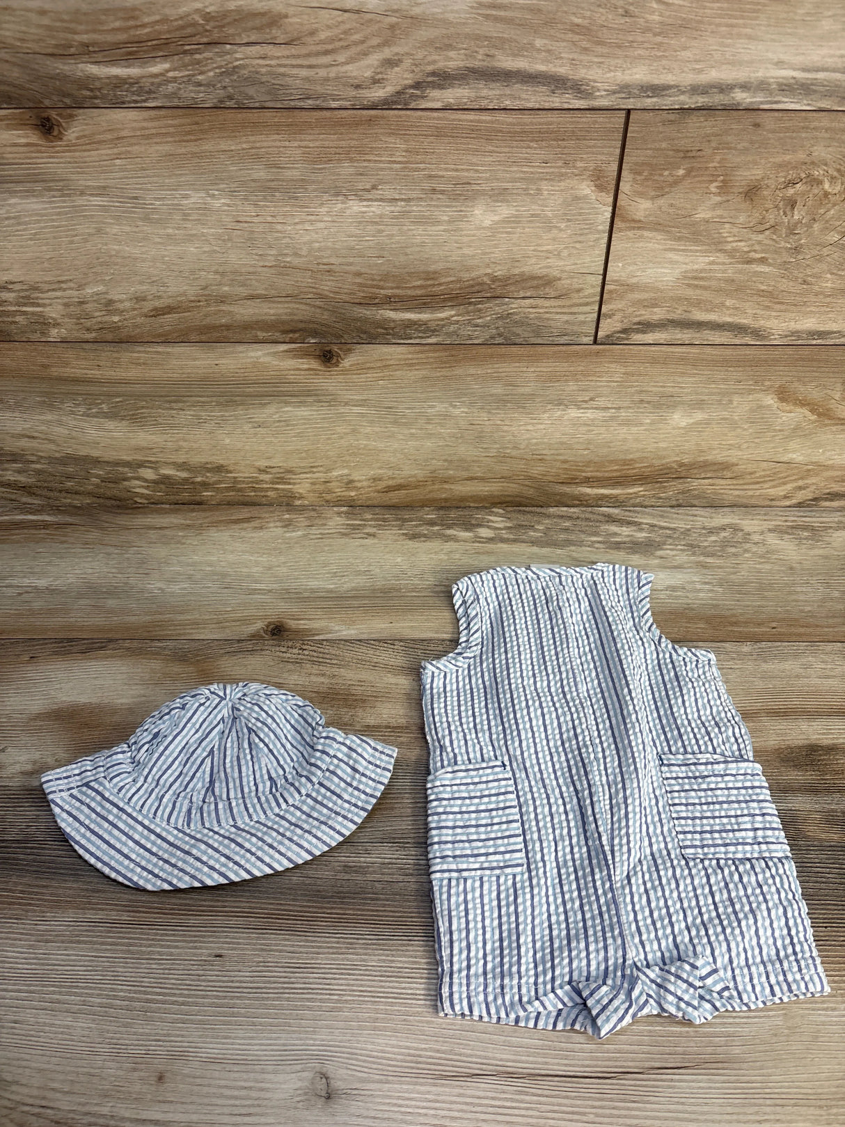 Caribbean Joe 2pc Striped Button-Up Shortie Romper & Hat Set White sz 6-9m