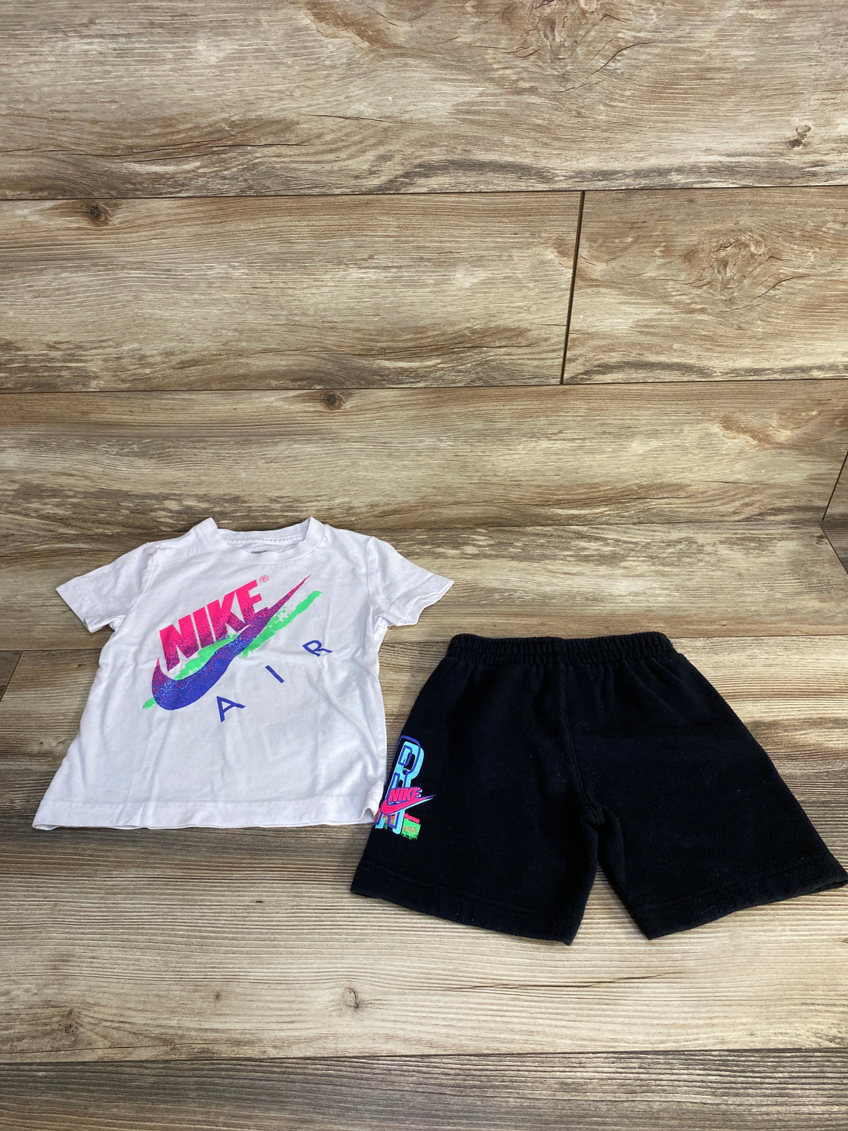 Nike 2pc Logo Shirt & Shorts White sz 3T