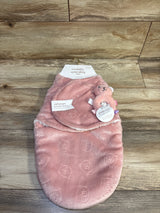 NEW Cuddly Wonders Co. 2pc Cozy Swaddle with Plush Rattle Pink sz 0-6m
