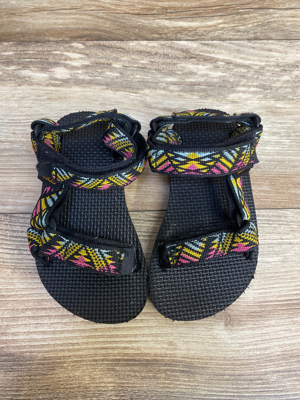 Teva Original Universal Black Sandals in Boomerang Pink sz 9c