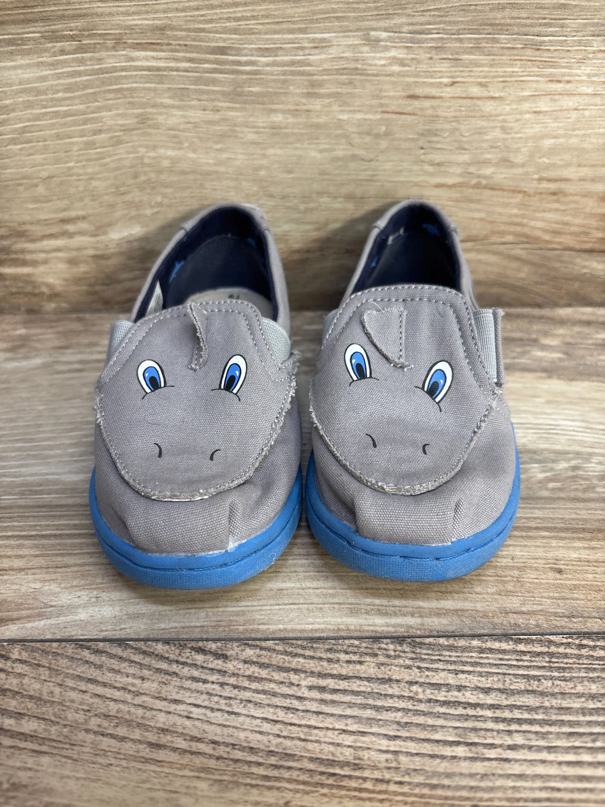 Toms Shark Slip On Shoes Grey sz 9c - Me n Mommy To Be