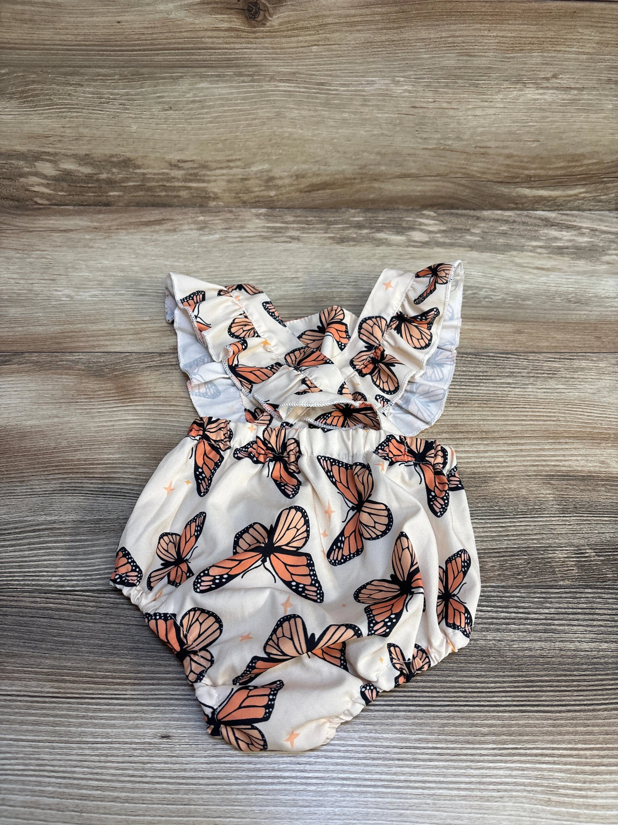 Shien Butterfly Ruffled Trim Crisscross Backless Bodysuit Beige sz 3-6m