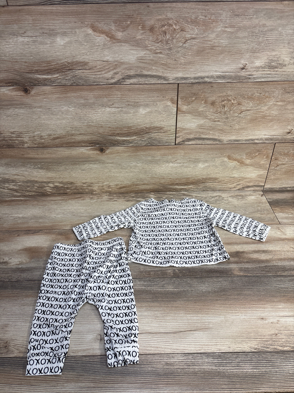 Cat & Jack 2pc Ribbed XO Shirt & Pants Set White sz 6-9m