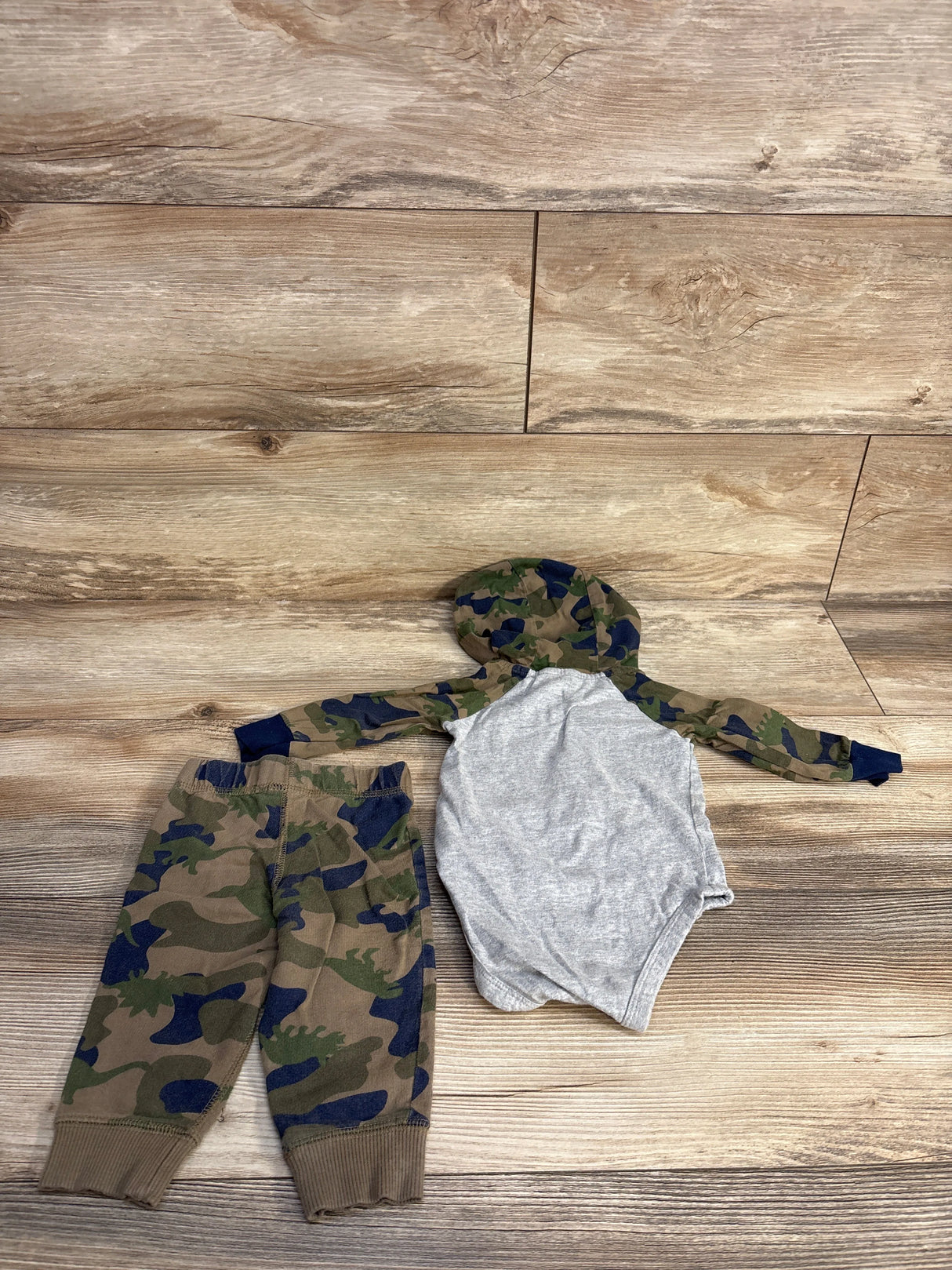 Carter's 2pc Camo Hooded Bodysuit & Pants Set Green sz 6m