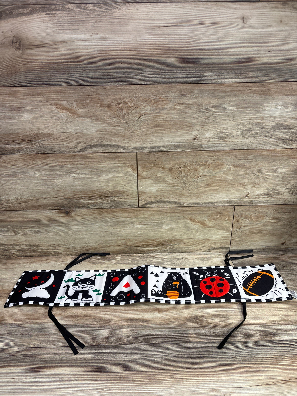 Thremhoo Black and White High Contrast Tummy Time Soft Crinkle Book