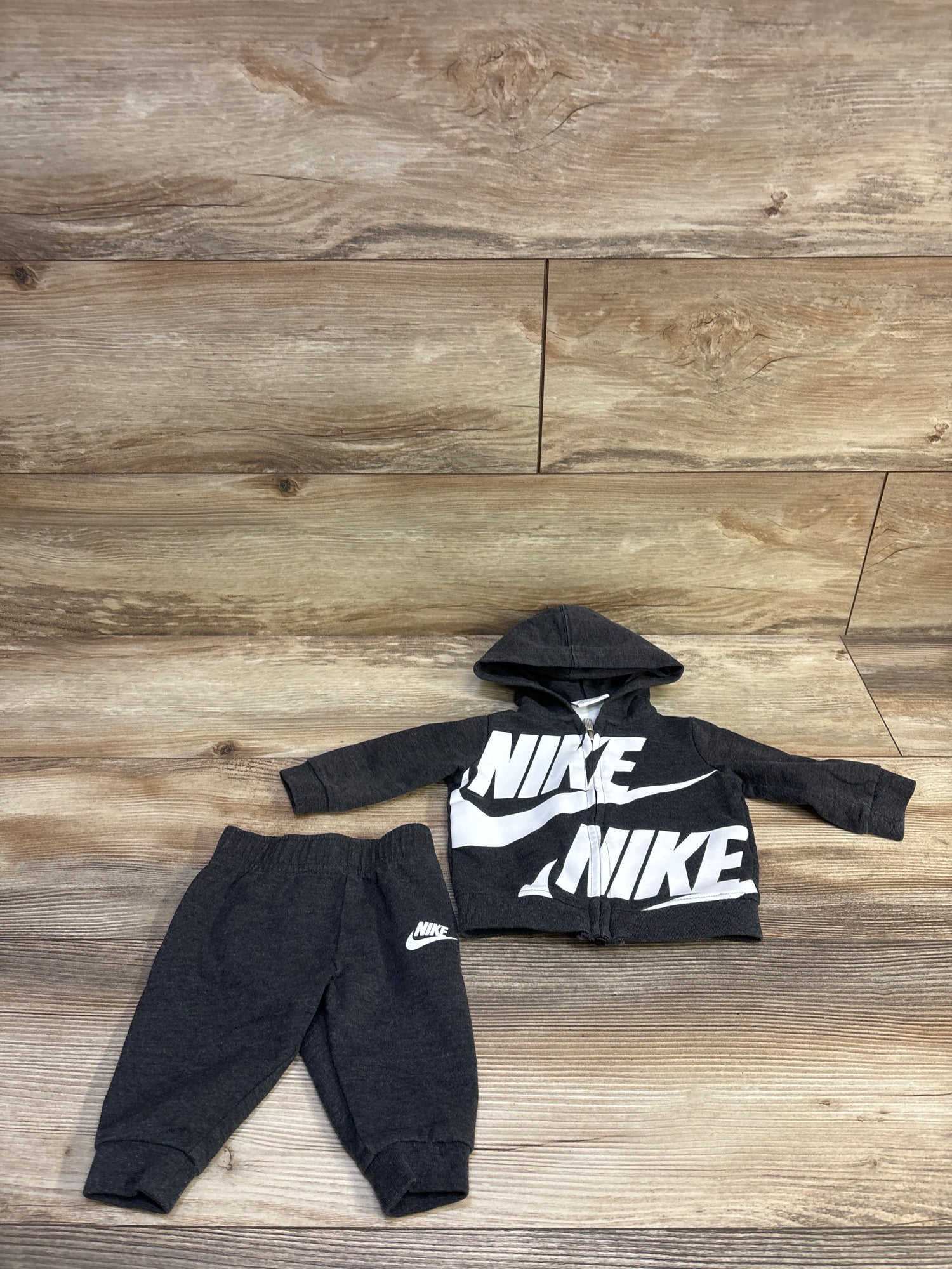 Nike 2pc Zip-Up Hoodie & Joggers Set Grey sz 3m