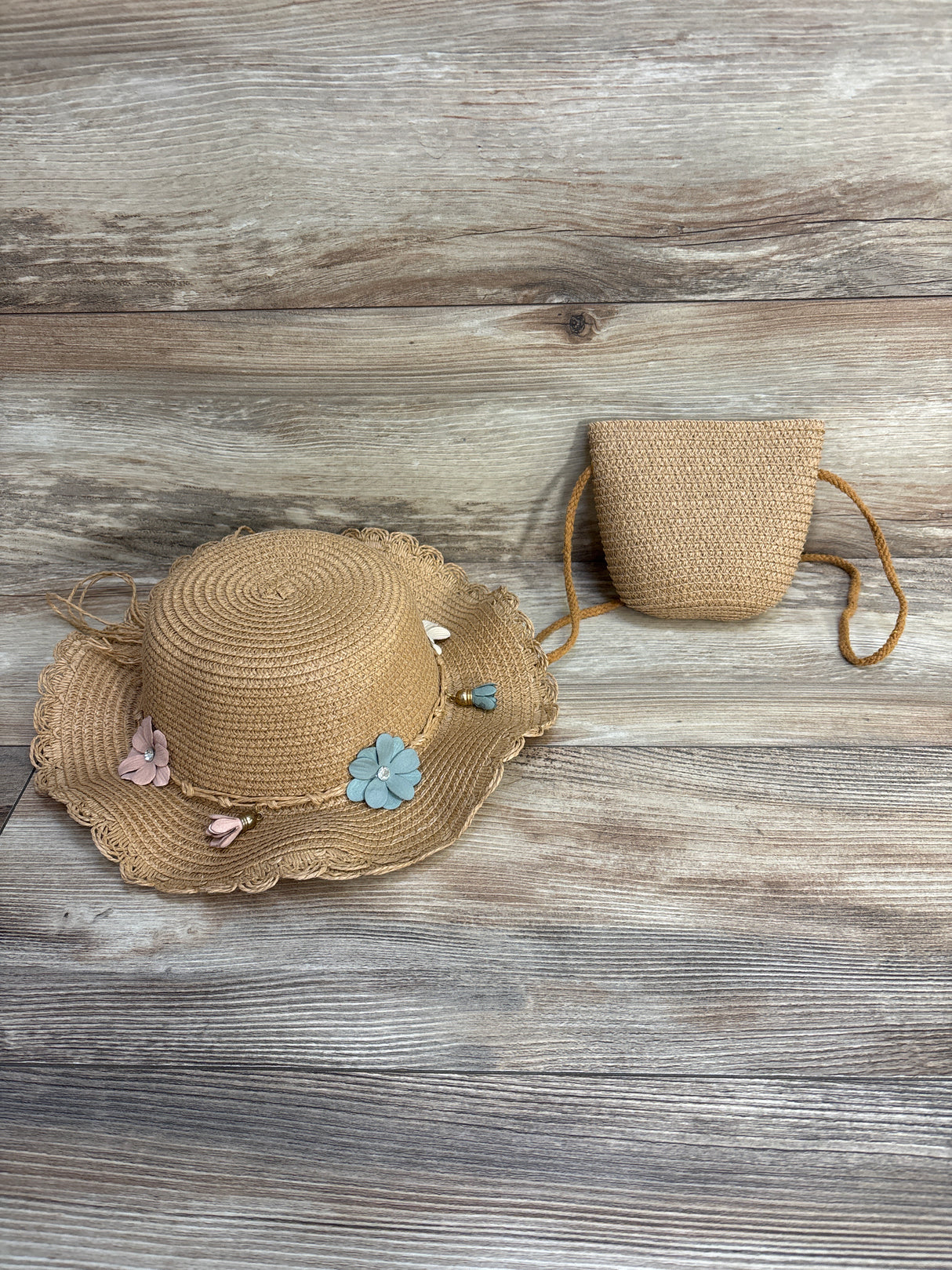 Trish Scully Daisy Hat & Purse Set Mocha