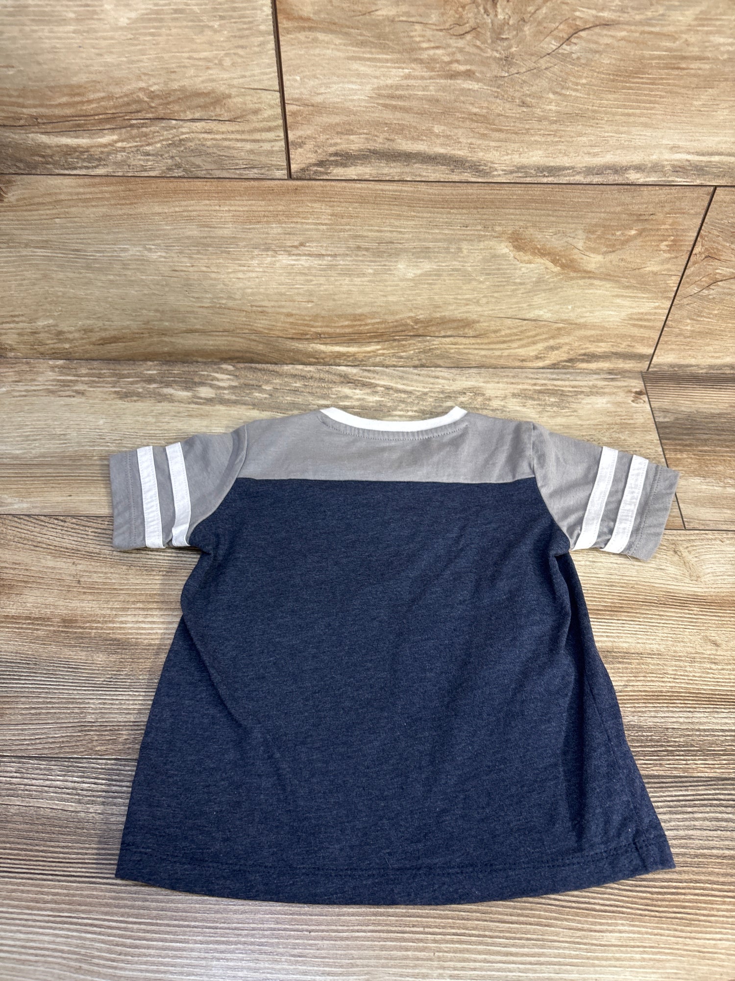 Colosseum V-Neck Nevada Wolf Pack Grey sz 3T