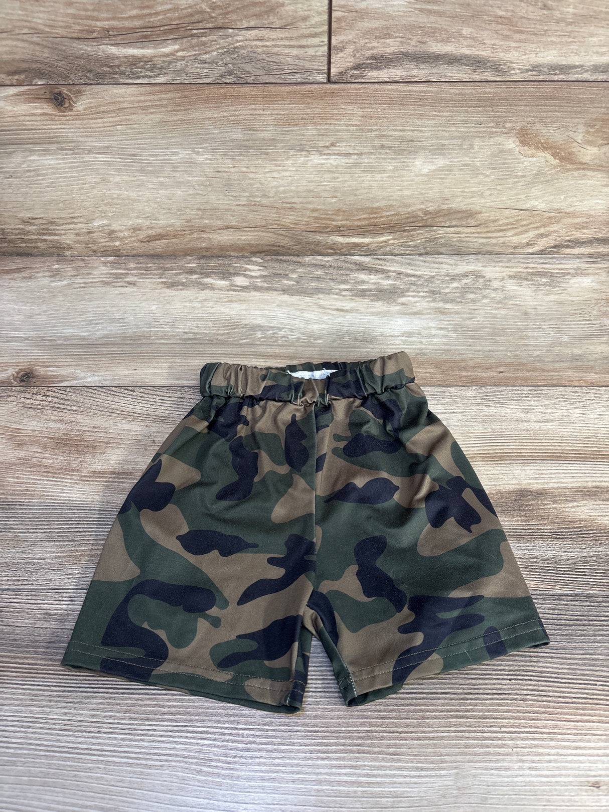 Camo Shorts Green sz 12m