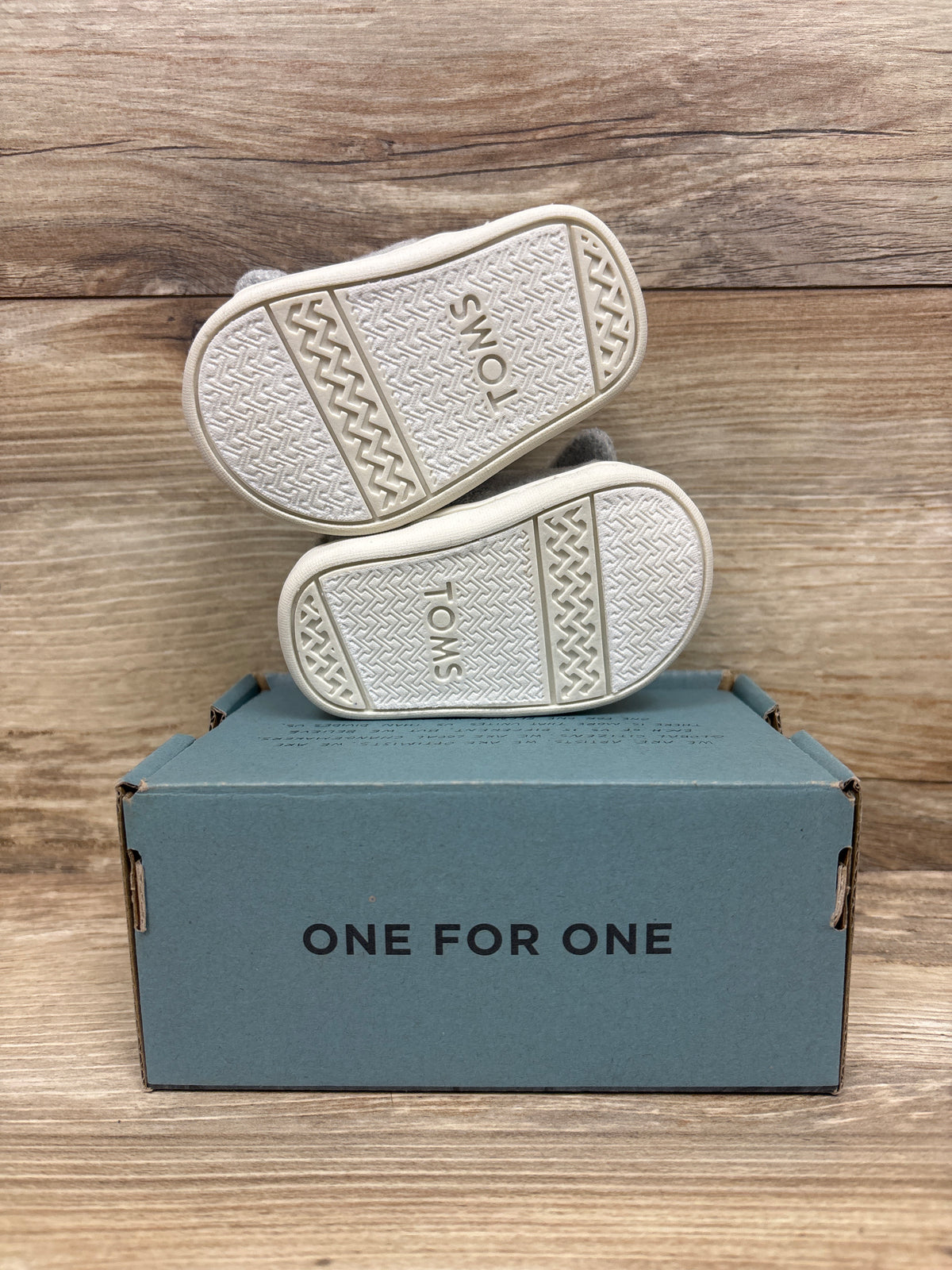 NEW Toms Tiny Classic Alpargata Felt Shoes in Grey Embroidered Snowflakes sz 2c