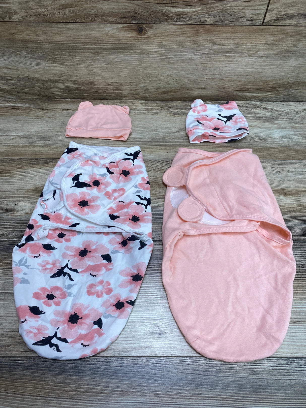 4pc Swaddle Wraps & Hats Pink/White sz 0-3m