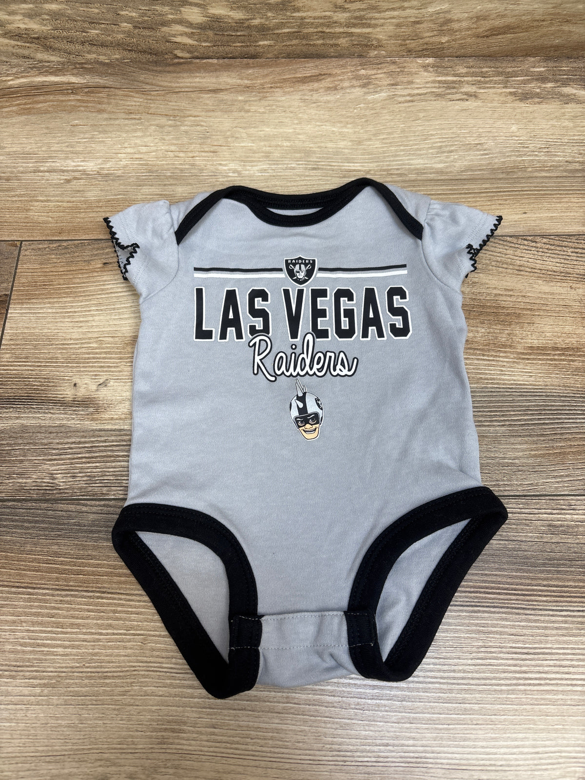 NFL Team Apparel Las Vegas Raiders Bodysuit Grey sz 0/3m