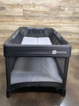 4Moms Breeze Plus Playard with Sheets