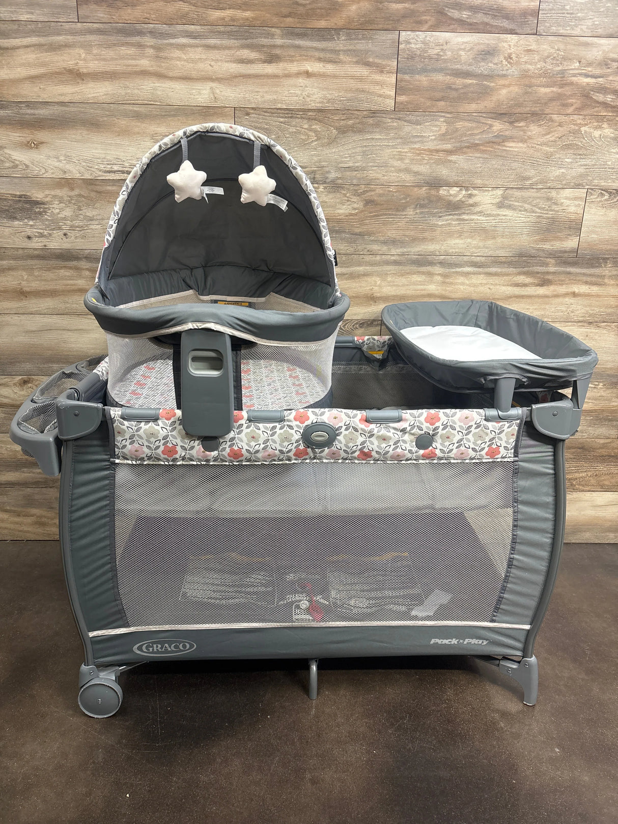 Graco Pack 'n Play Travel Dome LX in Annie Floral