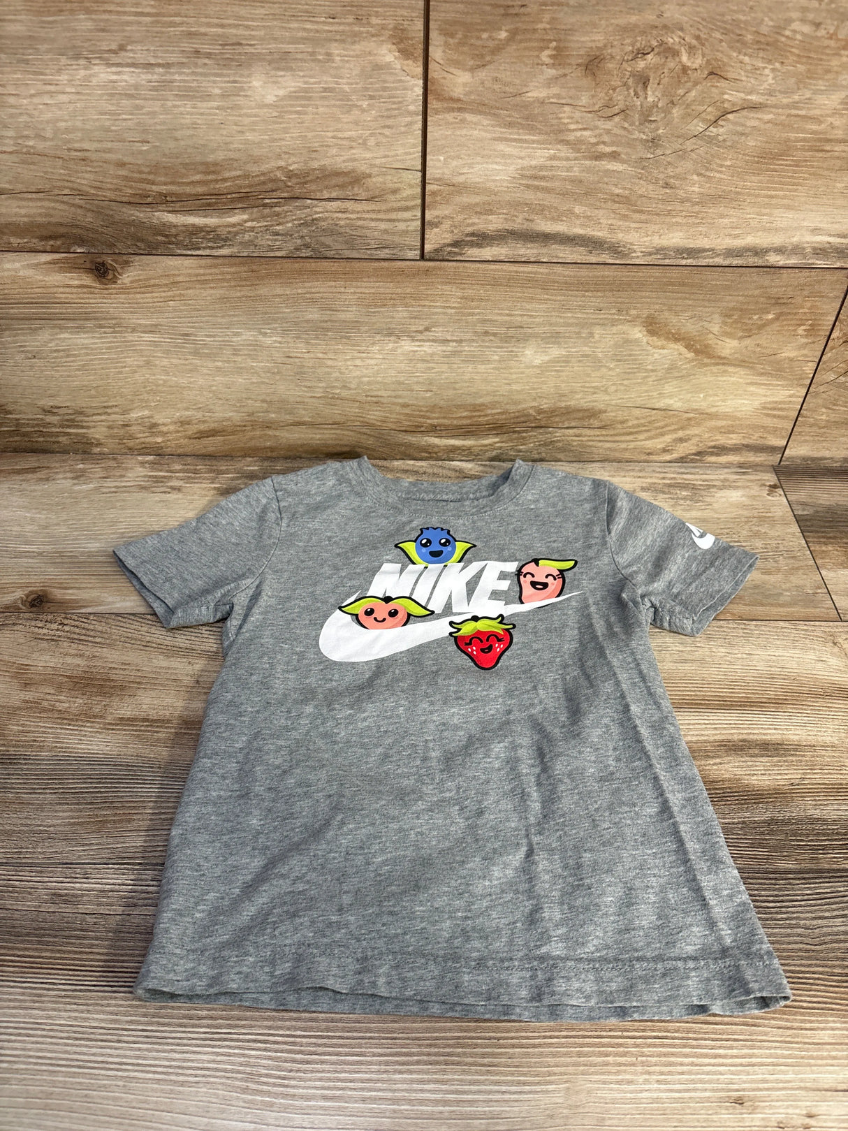 Nike Shirt Grey sz 5T
