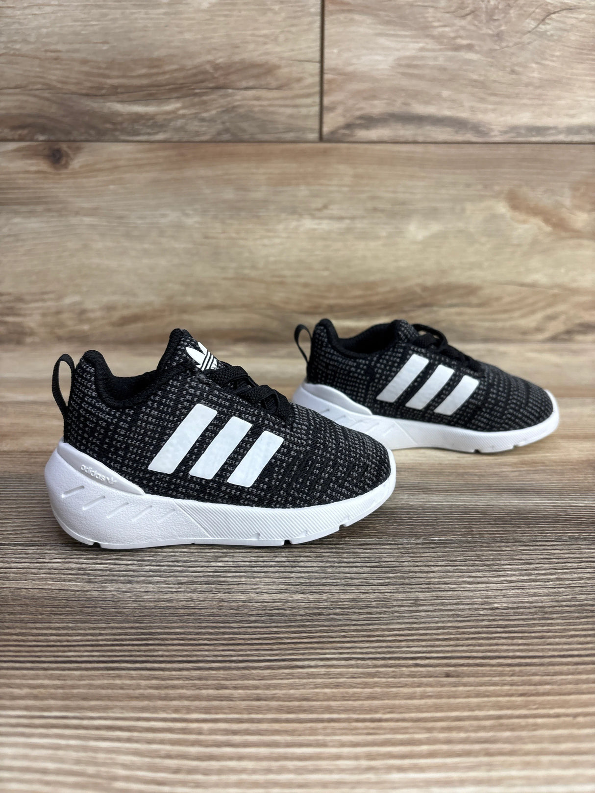 Adidas Swift Run 22 Sneakers Black sz 5c