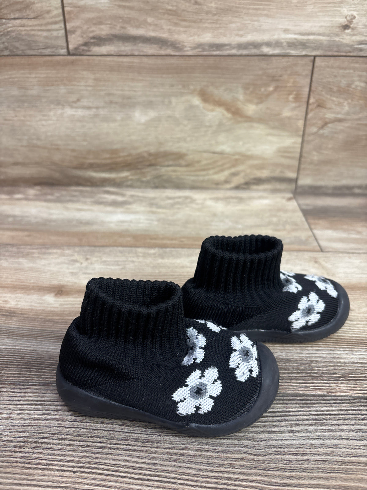 Morendl Floral Sock Shoes Black sz 4.5c
