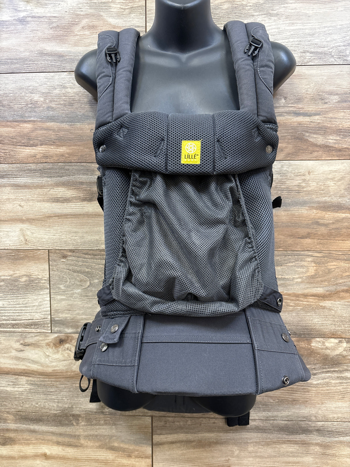 LÍLLÉbaby Complete Airflow Ergonomic 6-in-1 Baby Carrier Charcoal 7-45lbs