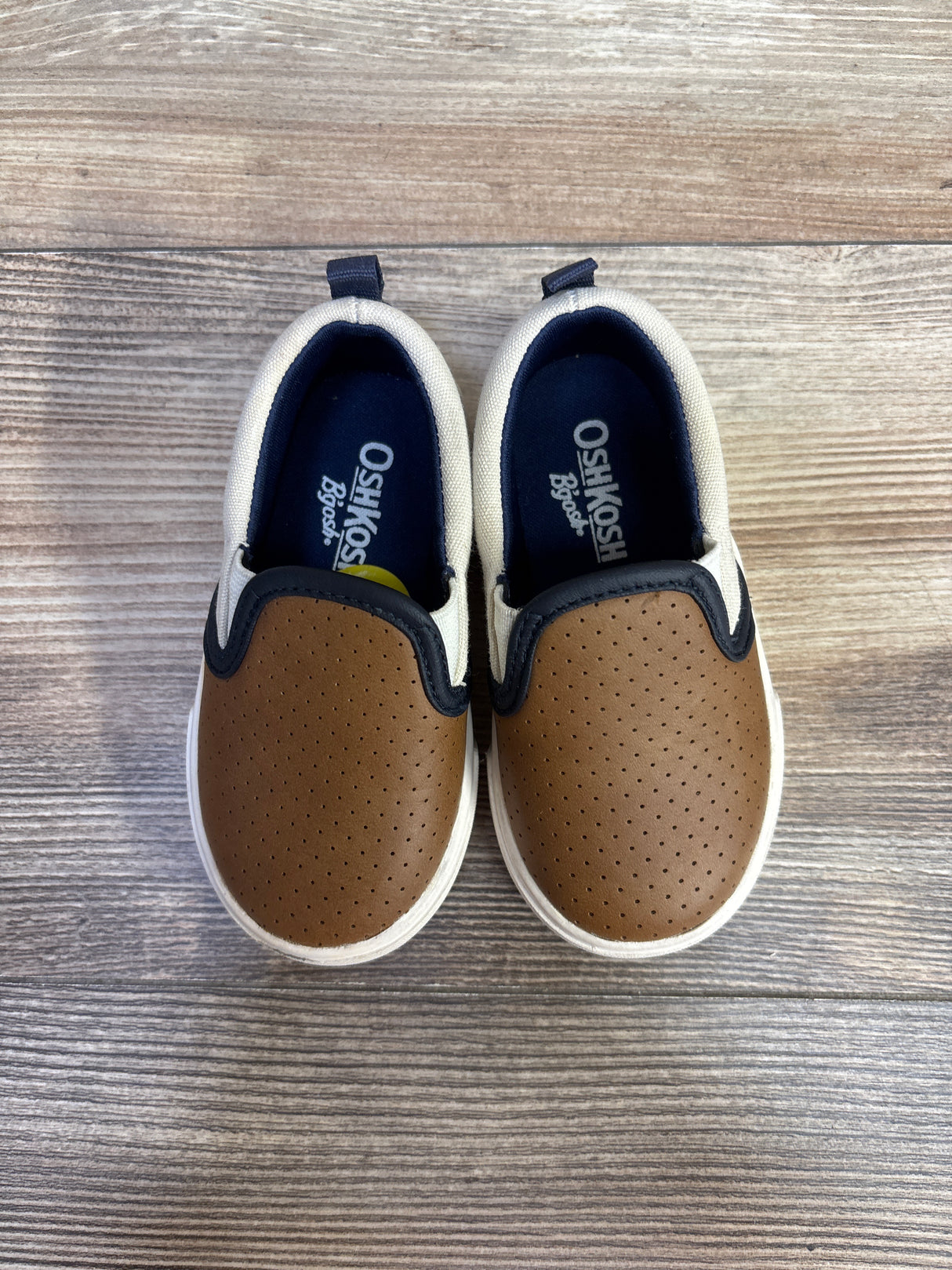 Oshkosh Austin Slip On Shoe Brown sz 5c