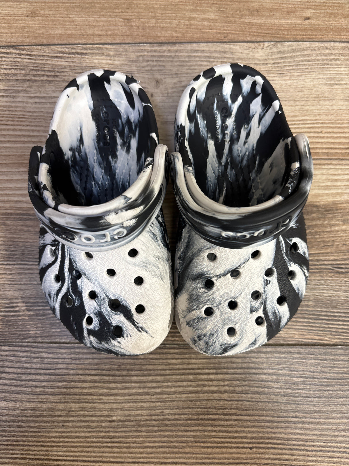 Crocs Classic Clogs White/Black Tie Dye sz 7c