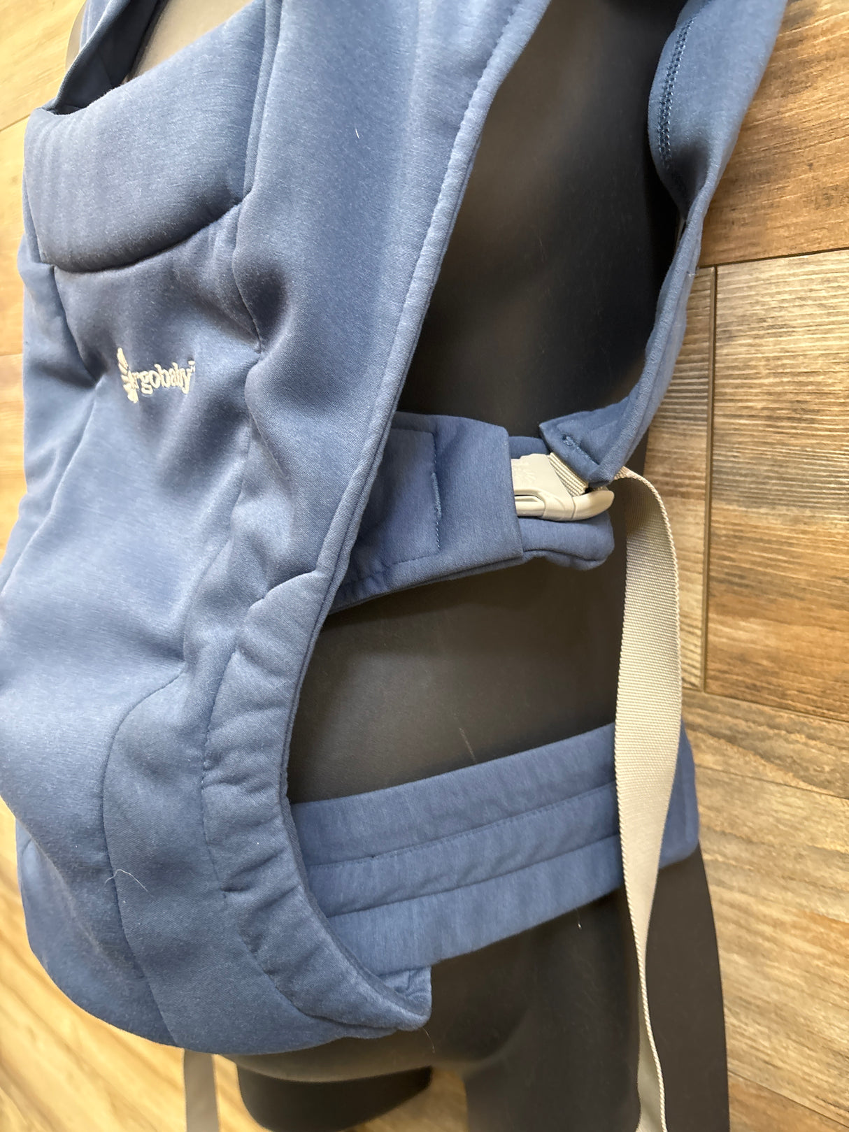 ErgoBaby Embrace Baby Carrier in Soft Navy 7-25lbs