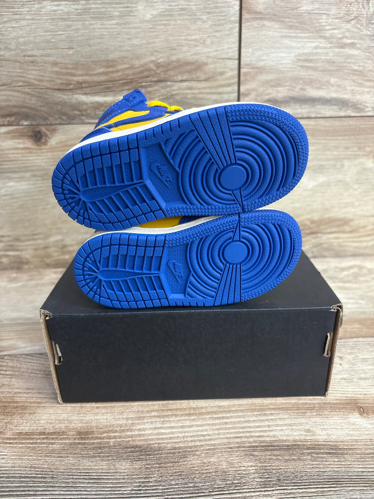 Air Jordan 1 Retro High OG TD 'Reverse Laney' Sneakers sz 6c