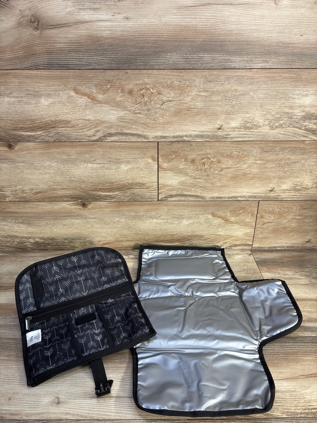 Kopi Baby Portable Diaper Changing Pad, Grey Arrows