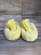 Winnie The Pooh Slippers Yellow sz 9/10c