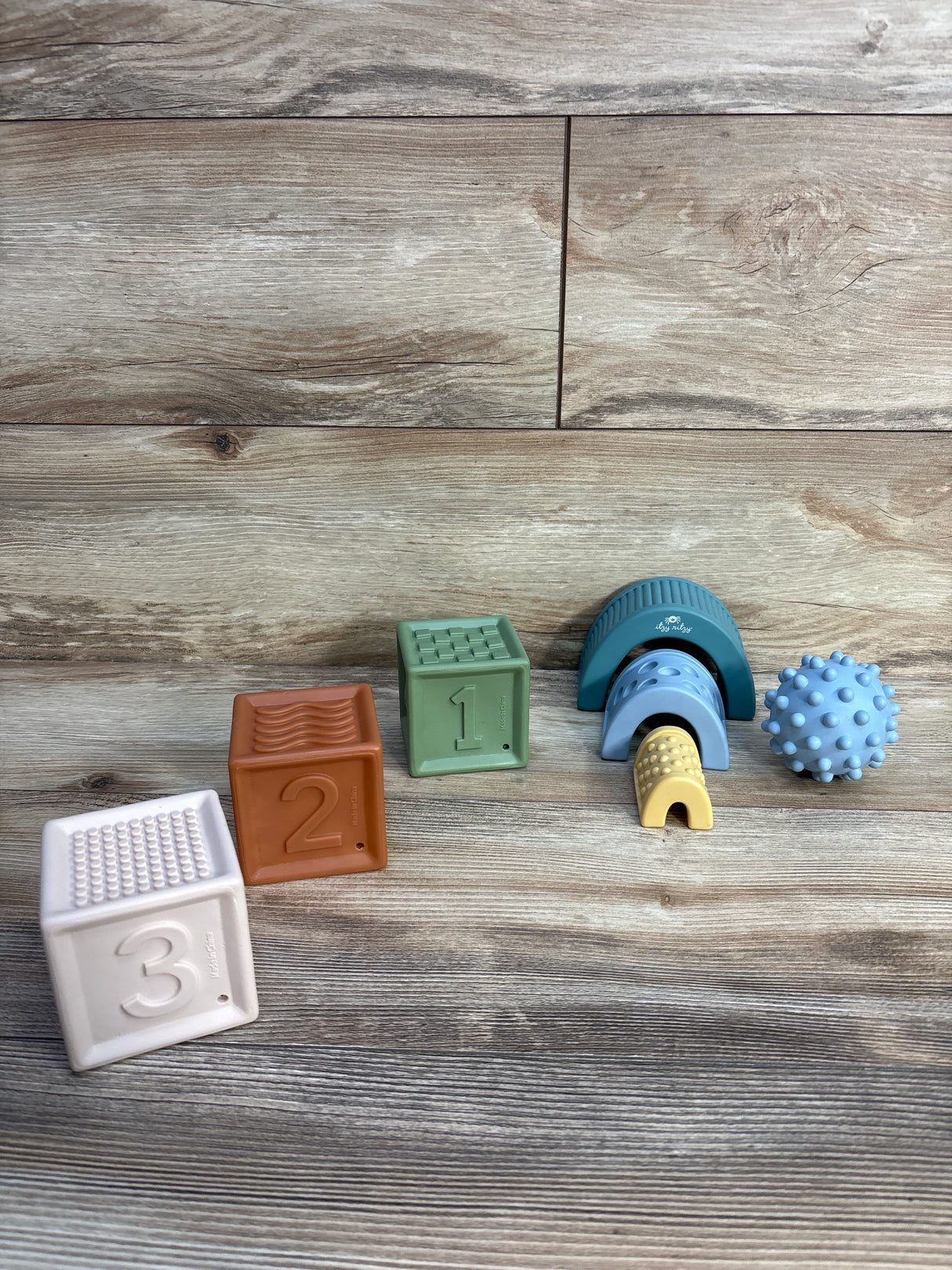 Itzy Ritzy Sensory Stacking Block Set 7pc
