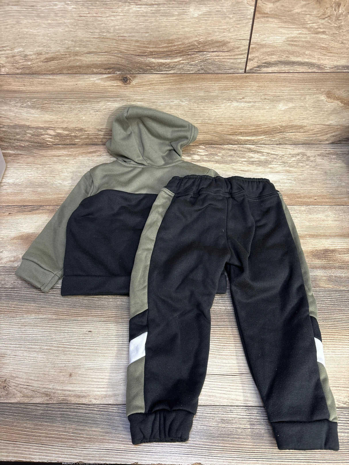 Body Glove 2pc Full Zip Hoodie & Joggers Green/Black sz 24m - Me n Mommy To Be