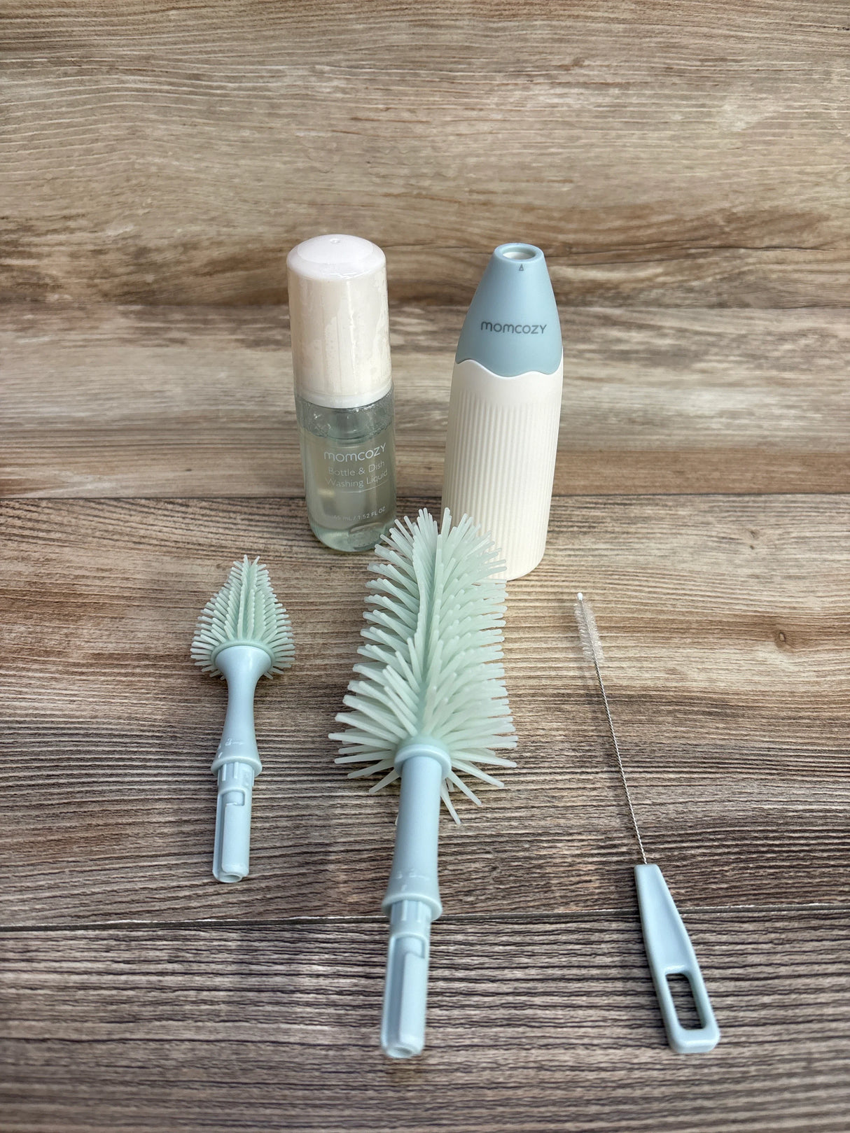 NEW Momcozy 7-in-1 Travel Baby Bottle Cleaning Set