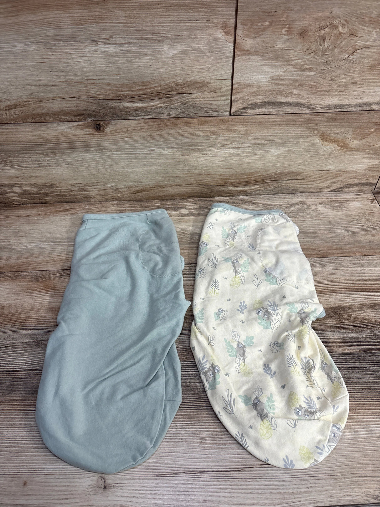 SwaddleMe 2pk Sloth Print Swaddle Wraps Beige sz 0-3m