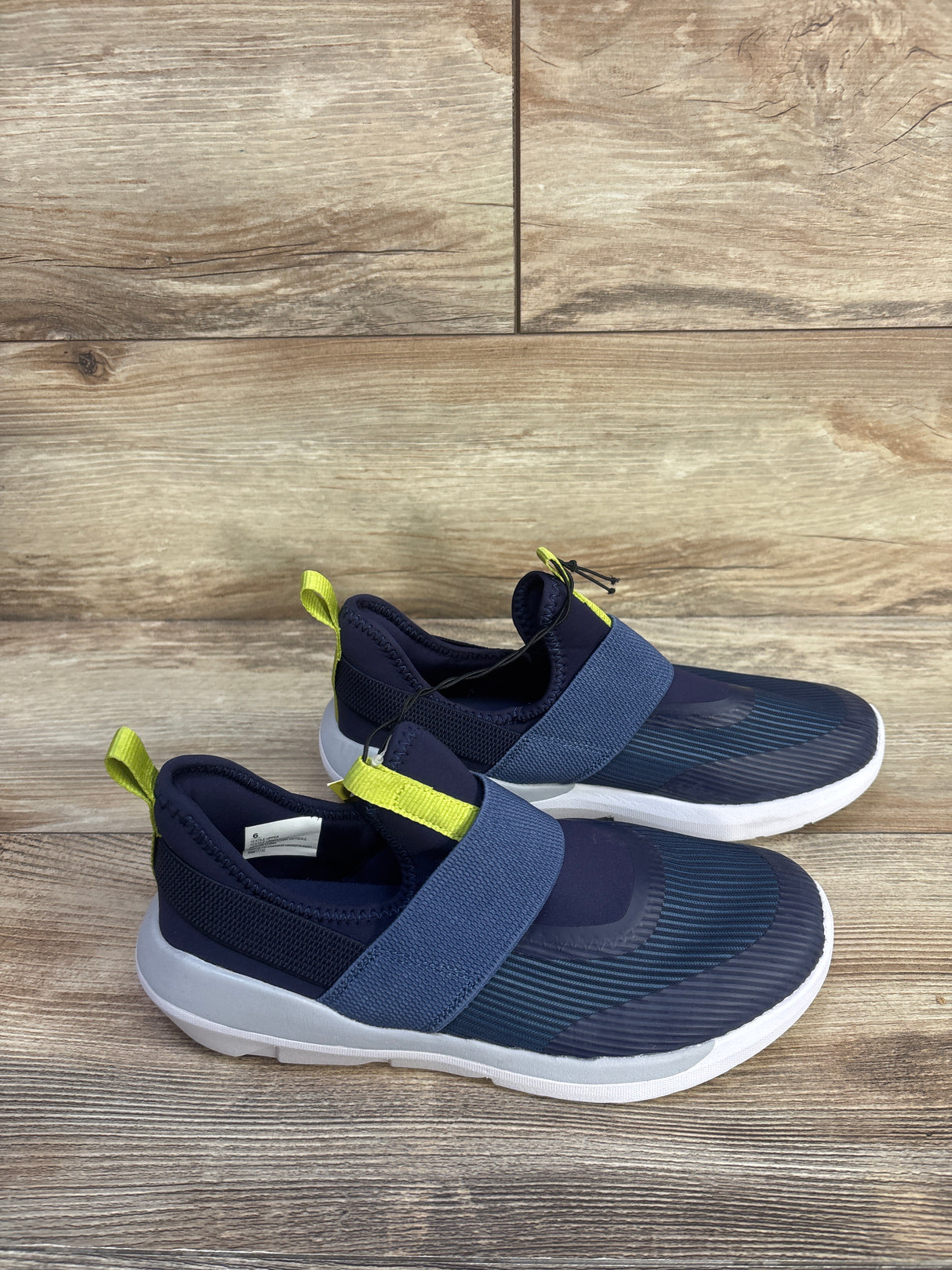 NEW All In Motion Silver Slip-On Sneakers Navy sz 6Y