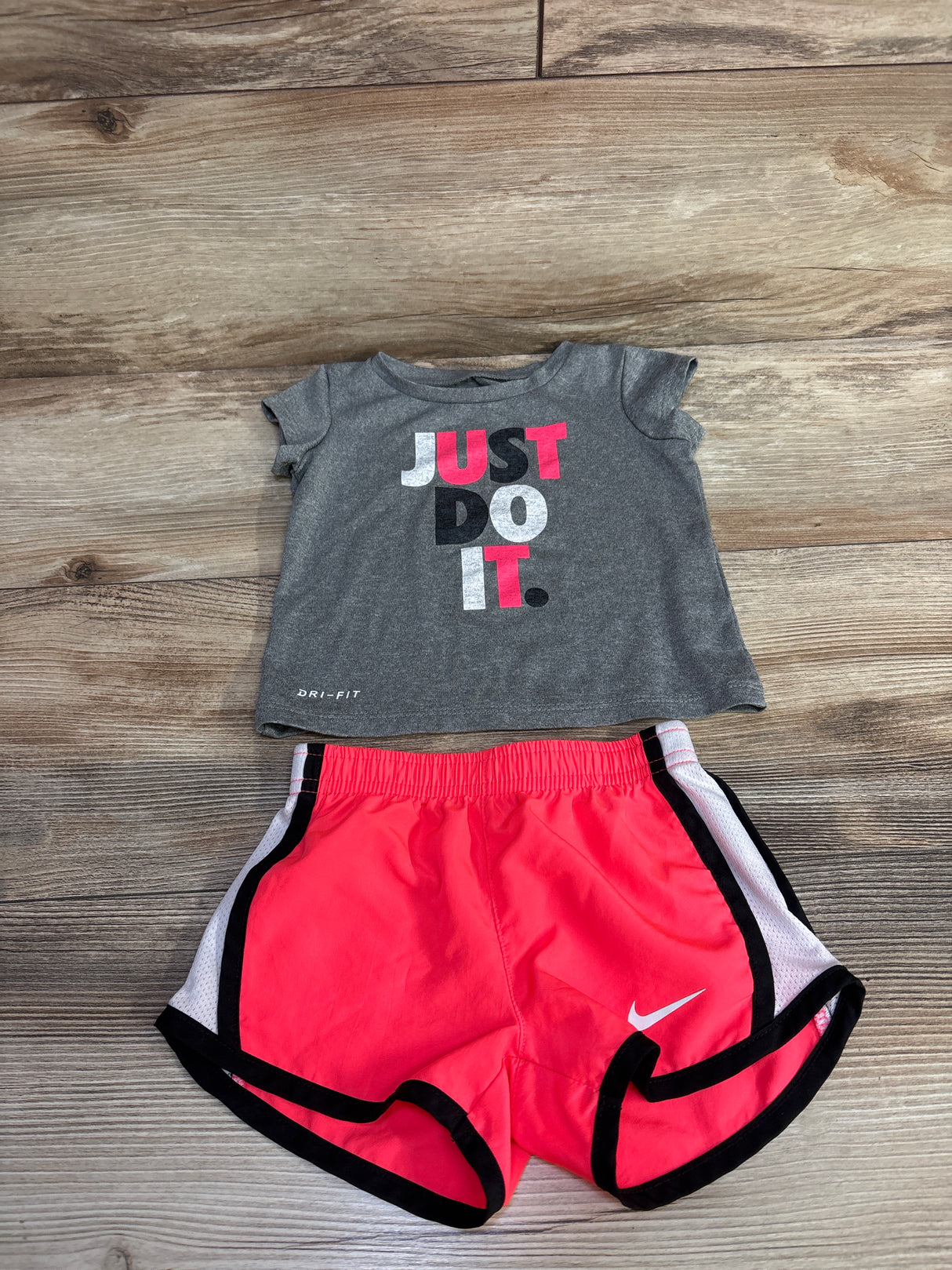 Nike Shirt & Shorts 2pc Set Grey sz 12m